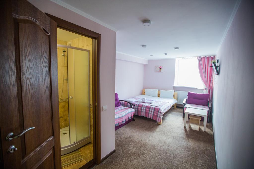 Avino Apart - Hostel Lviv Room photo